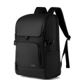 MYBALO ASTON Perfektní volba pro minimalisty s dobrým vkusem  6 ikon: - Nejtenčí batoh - Elegantní - Kapsa na notebook do 15,6" - Kapsa na tablet do 9" - Otevírání o 180 stupňů - USB a USB-C port - Drží tvar - Voděodolný - Skryté kapsy  Elegantní a minimalistický Jedná se o velmi elegantní a minimalistický batoh. S tímto parťákem neuděláte chybu při běžném nošení do města, ani na důležité schůzce.  Tenký batoh MYBALO Aston je batoh s vůbec nejmenší hloubkou z naší nabídky. Díky tomu působí elegantně a minimalisticky, ale i přesto se do něj vejdou všechny vaše nezbytnosti.  Kvalitní voděodolný materiál, dlouhá životnost Kvalitní umělá kůže zajišťuje trvanlivost a odolnost batohu proti vodě a opotřebení. MYBALO Aston tak bude vaším společníkem opravdu dlouho.  Drží tvar Batoh si zachovává svůj tvar také v případě, že jej budete mít úplně prázdný.  Vestavěný USB a USB-C port Nabíjejte svá elektronická zařízení kdekoli a kdykoli díky vestavěnému USB a USB-C portu.  Popruh k uchycení na kufr Cestujte pohodlně. Kdykoli chcete mít volná záda, jednoduše připevněte batoh na rukojeť svého kufru.  Pohodlné polstrování Užijte si komfortní nošení díky kvalitnímu a prodyšnému polstrování ramenních popruhů a zádové části.  Další praktické kapsy Zorganizujte si pohodlně a snadno své věci díky množství vychytaných kapes.  Skryté kapsy V zádové části a na ramenním popruhu najdete skryté kapsy pro bezpečné uložení cenností.  Vnitřní kapsy Vnitřní kapsy slouží pro snadnou organizaci všech vašich věcí.  Přední kapsa Přední kapsa je určena pro věci, které chcete mít rychle a snadno po ruce.  Parametry: - Rozměry: 46 x 30 x 9 cm - Objem: 11 l - Hmotnost: 1,19 kg - Kapsa na notebook: Ano (do vel. 15,6") - Kapsa na tablet: Ano (do vel. 9") - USB port: Ano - Voděodolnost: Ano - Hlavní materiál: Ekokůže + Polyester - Podšívka: Polyester - Barva: Černá